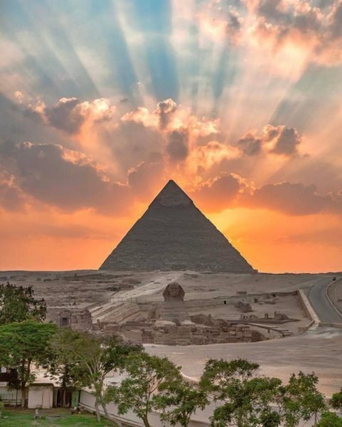 sunset-behind-the-pyramids-in-giza-egypt-one-of-the-best-v0-